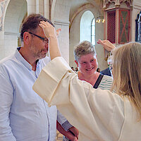 (c) Annette Krumpholz, 18.06.2022, Bischof, Dom Limburg, Dr. Bätzing, Ehejubiläum, Silberhochzeit