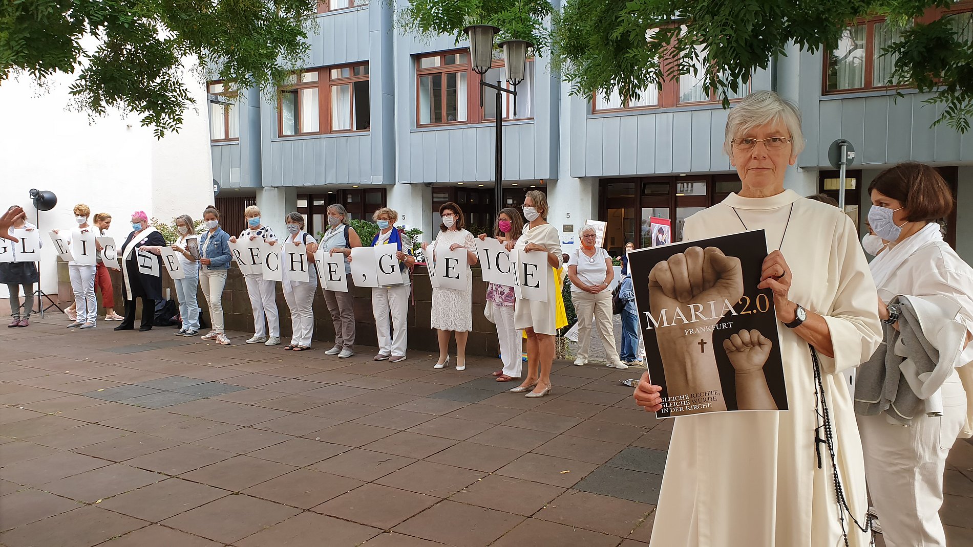 Zu sehen ist Schwester Klara von den Dominikanerinnen von Bethanien. 