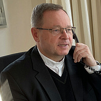 Bundespräsident Steinmeier telefoniert mit Bischof Bätzing