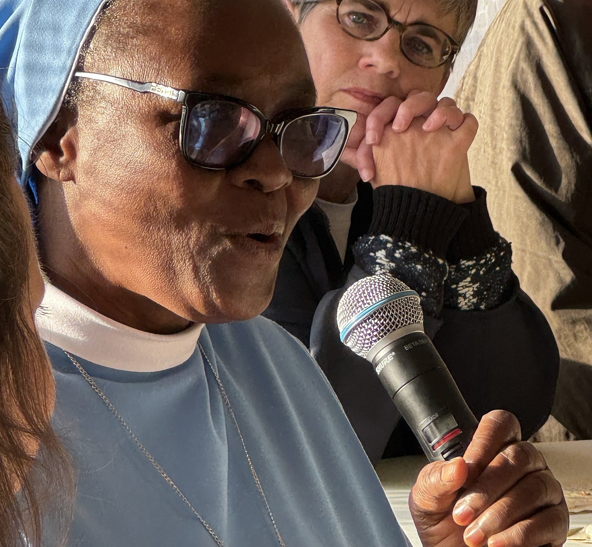 Sr. Mercy Benson, Projektpartnerin von missio aus Ghana, informiert beim missio Spender und Spenderinnentreffen über ihre Arbeit.