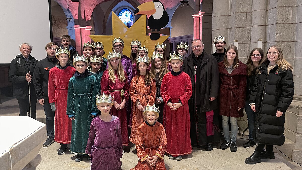 20 Königinnen und Könige besuchen Schloss Bellevue