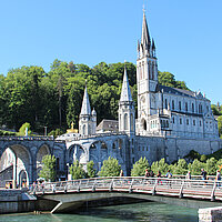 Bistümer pilgern nach Lourdes